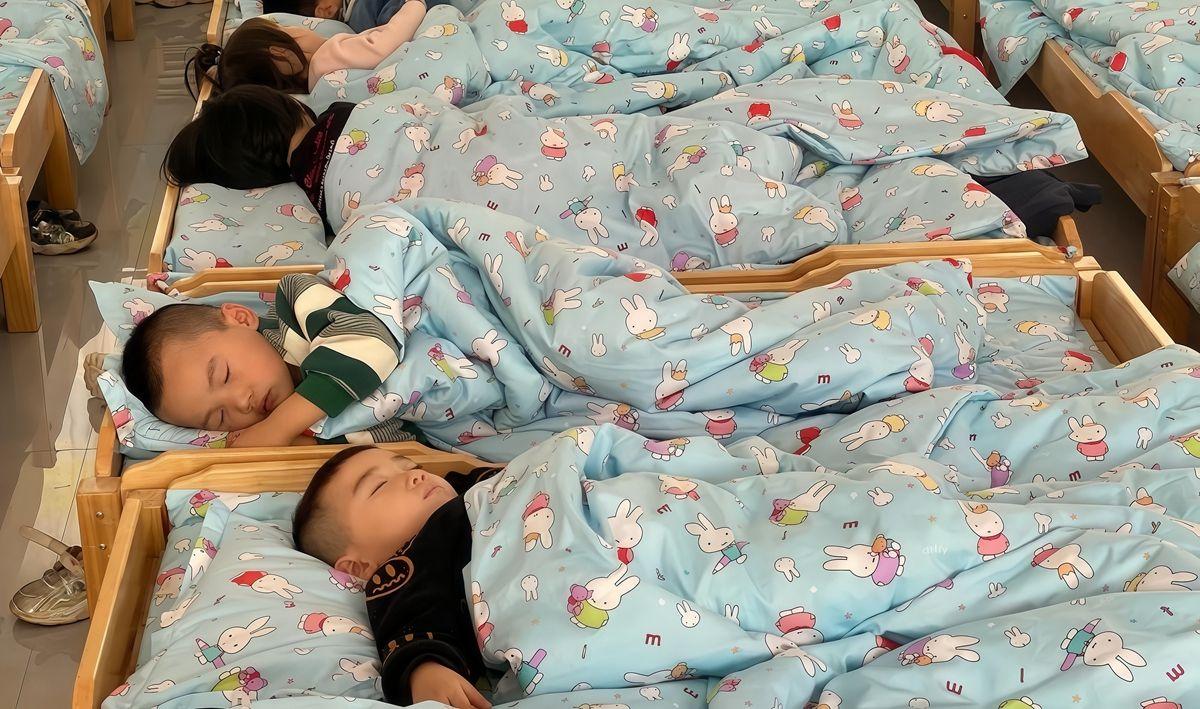 妈妈让孩子午睡3年,换来孩子身高损6cm,你别再犯错了