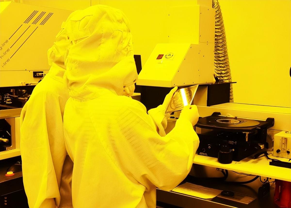 当大脑遇见“解码器”：脑机接口如何为外科医生点亮隐形边界？ onerror=