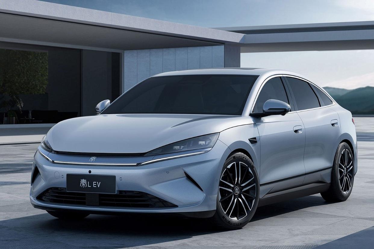 续航、快充、智驾，谁才是纯电轿车的隐形刚需？三款热门车对比