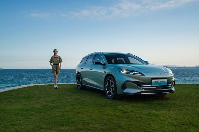 比亚迪造了台10万元2000公里续航的新车，把网友都整不会了 onerror=